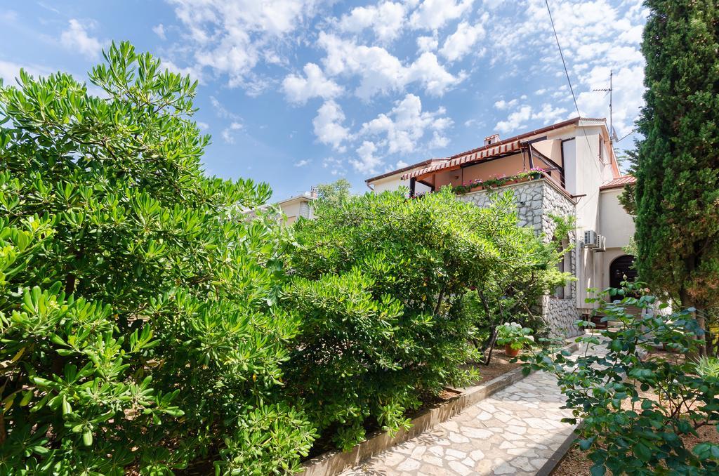 Apartment Bozena Punat Bagian luar foto