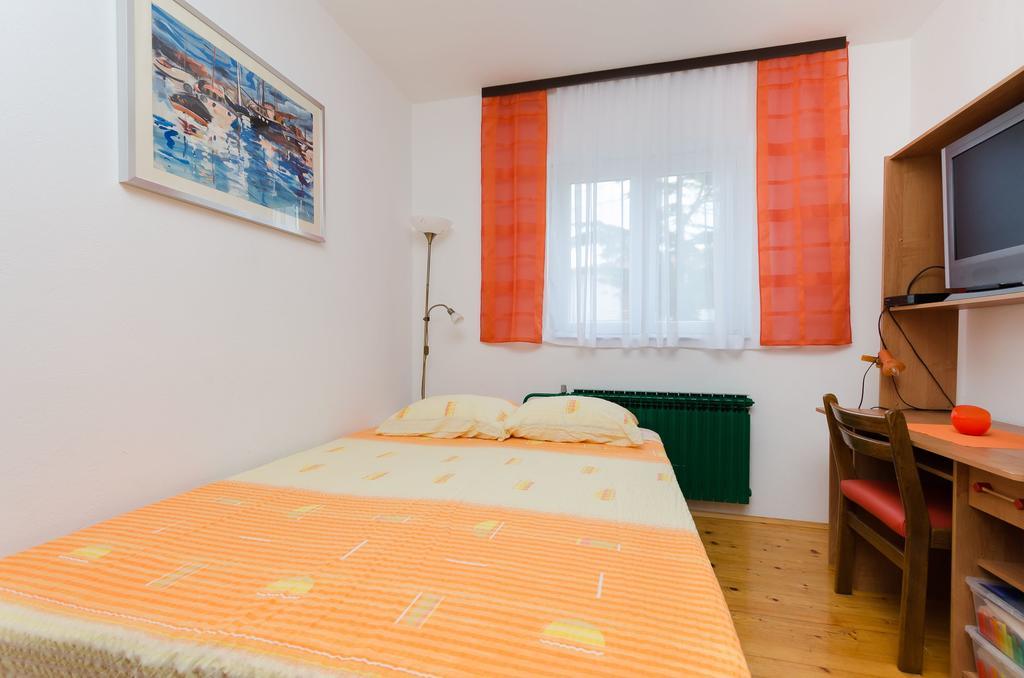 Apartment Bozena Punat Bagian luar foto